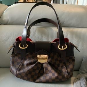 Authentic Louis Vuitton Handbag (Price Negotiable)
